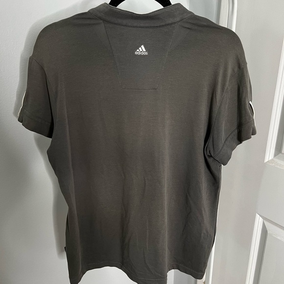 ADIDAS L Short Sleeve 1/4 Zip Pullover Top Size Large casual comfort - Picture 5 of 8